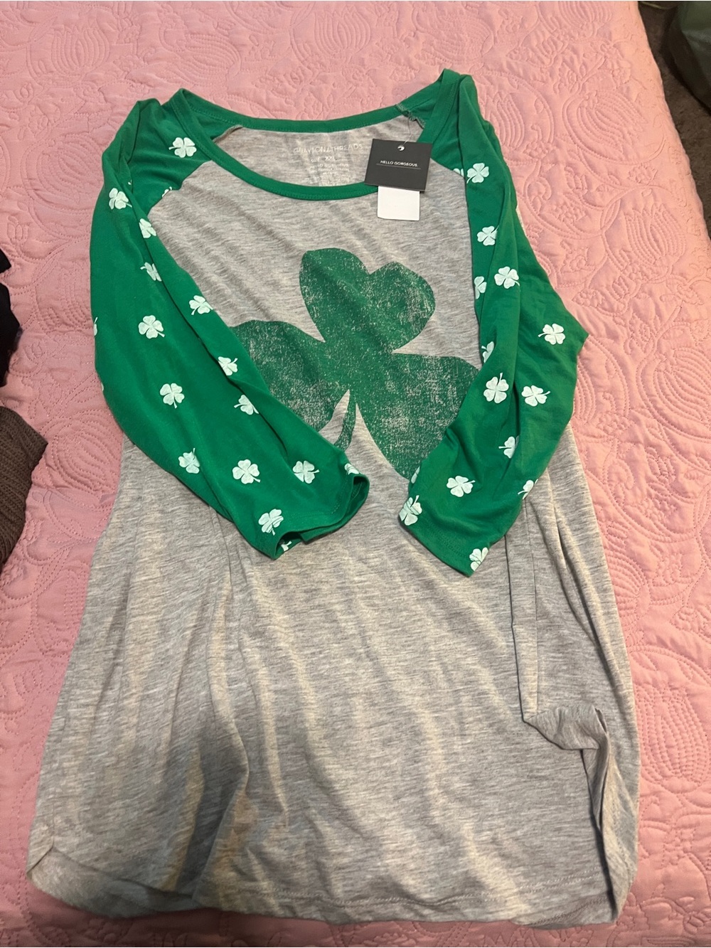 Women Grey & Green Shamrock Raglan baseball Top